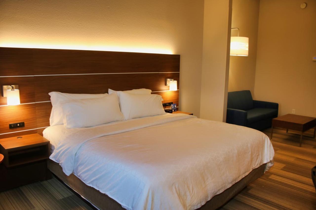 Holiday Inn Express By Ihg Douglas Exterior photo