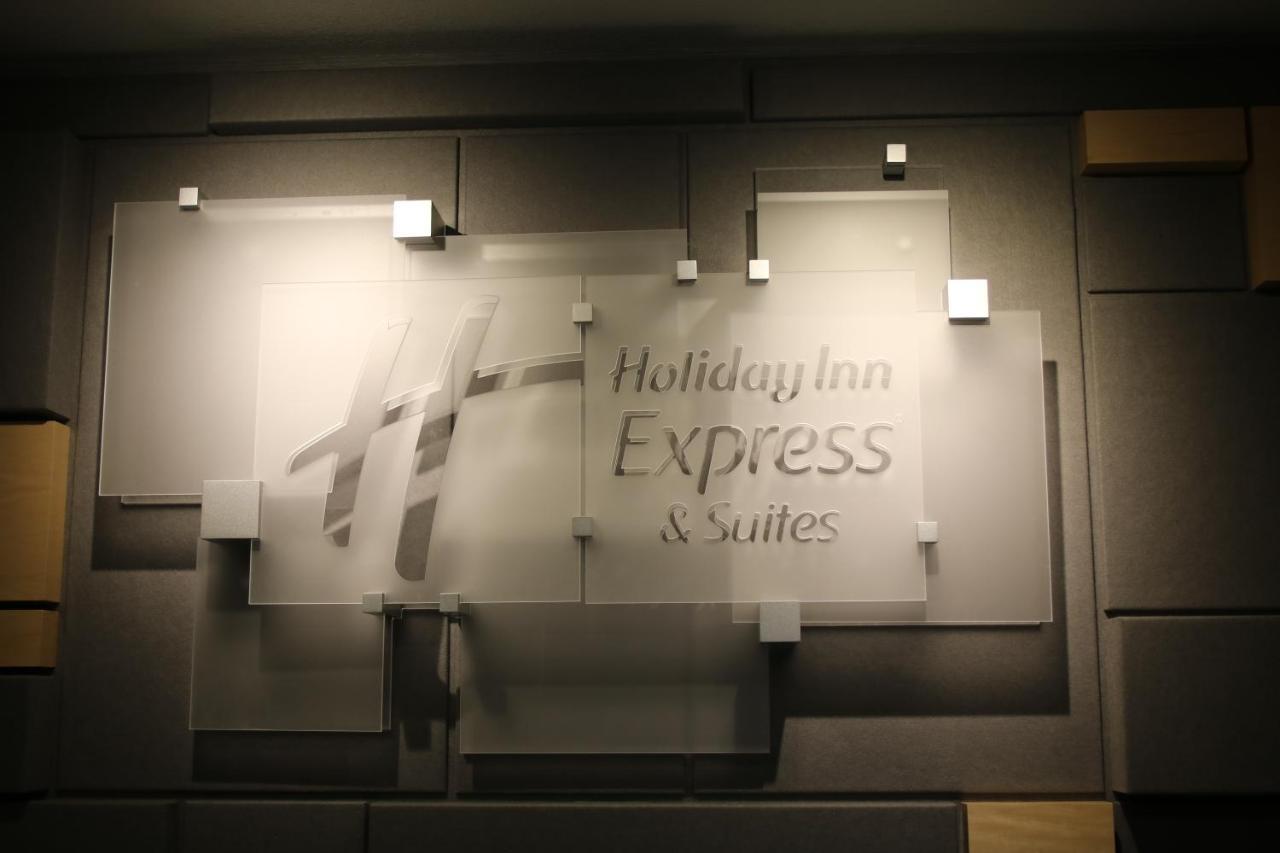 Holiday Inn Express By Ihg Douglas Exterior photo