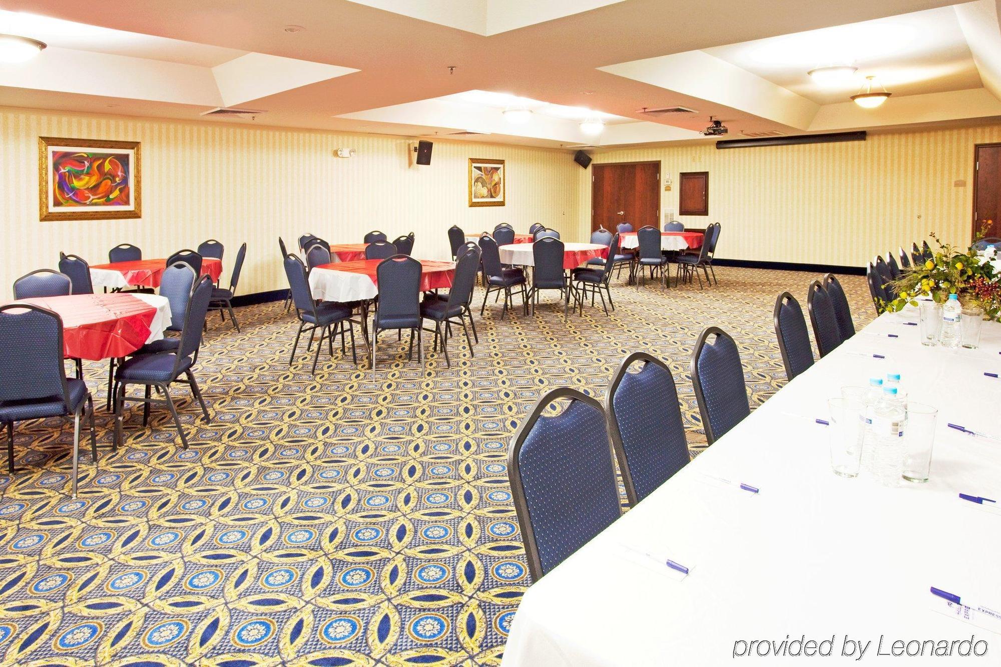 Holiday Inn Express By Ihg Douglas Facilities photo